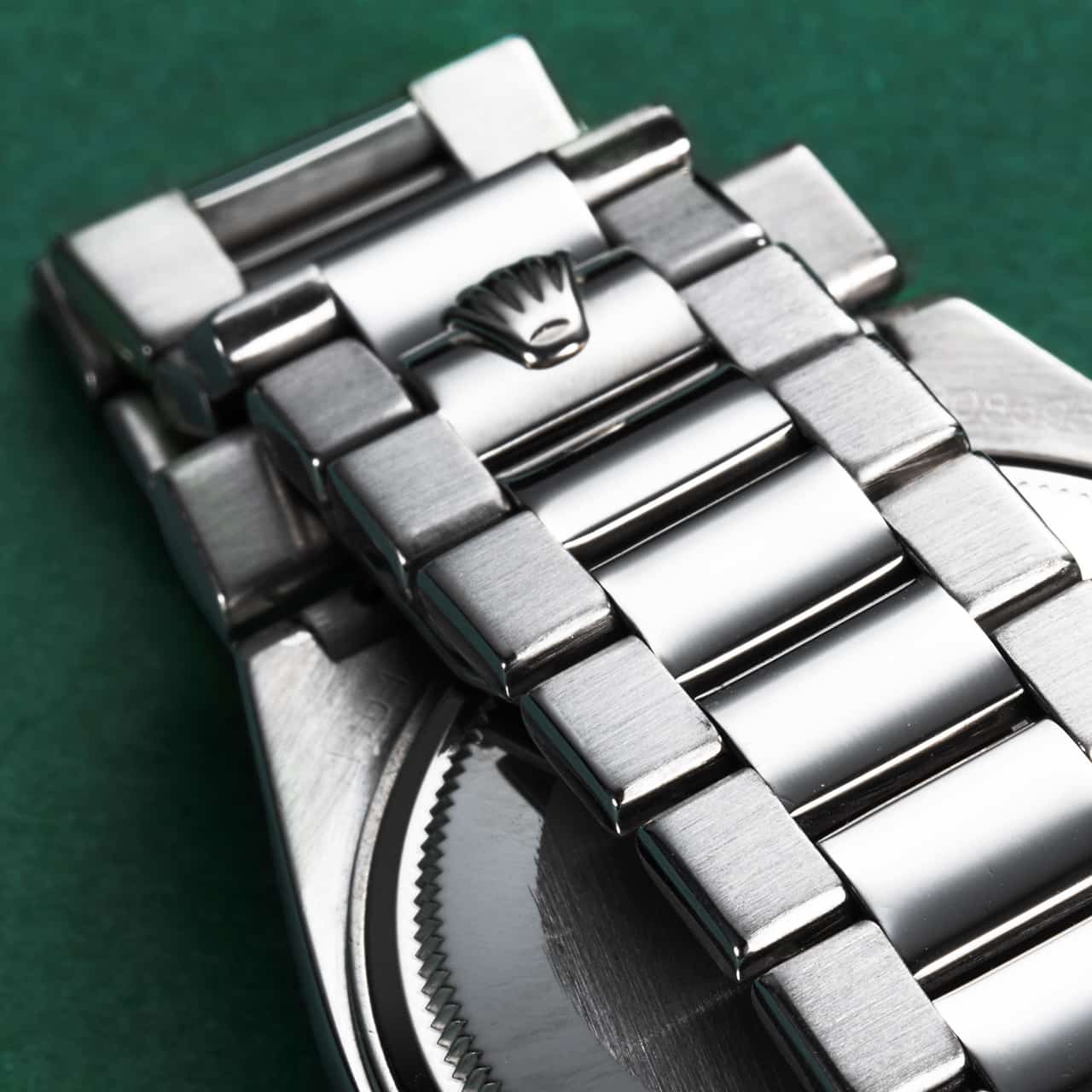 Time is on ニットポロ Rolex Oysterquartz Day-Date - Silver Baton Dial